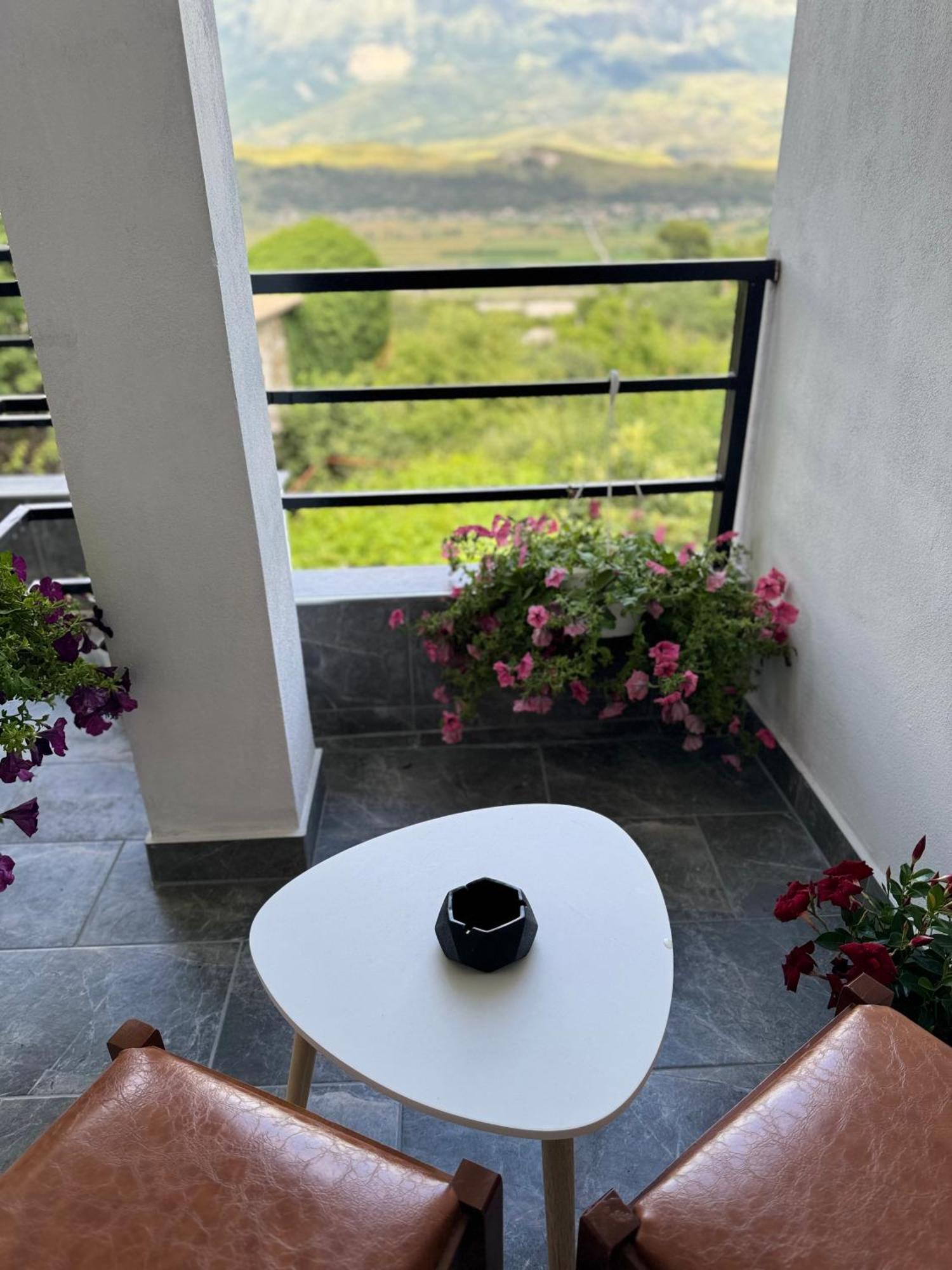 Guva Guest House Gjirokastër Extérieur photo